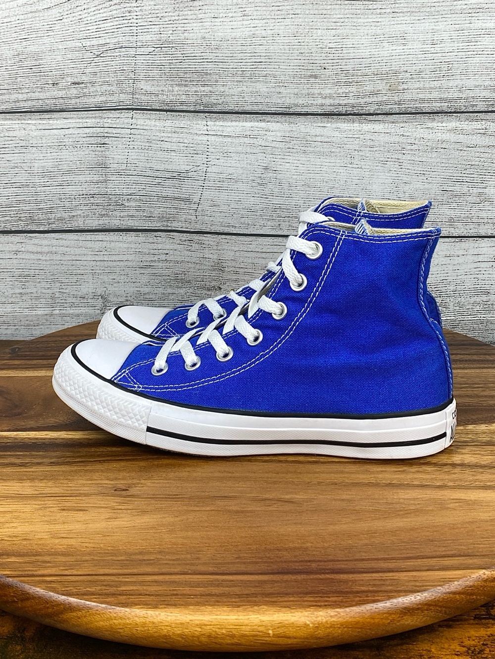 Converse Chuck Taylor All Star High Hyper Royal Blue Shoes Women’s Size 6.5